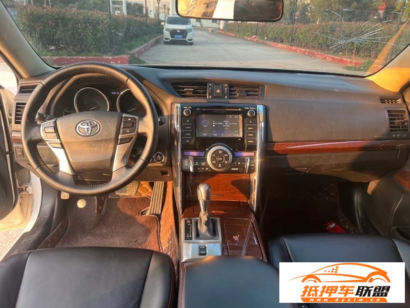  15年豐田銳志轎車 