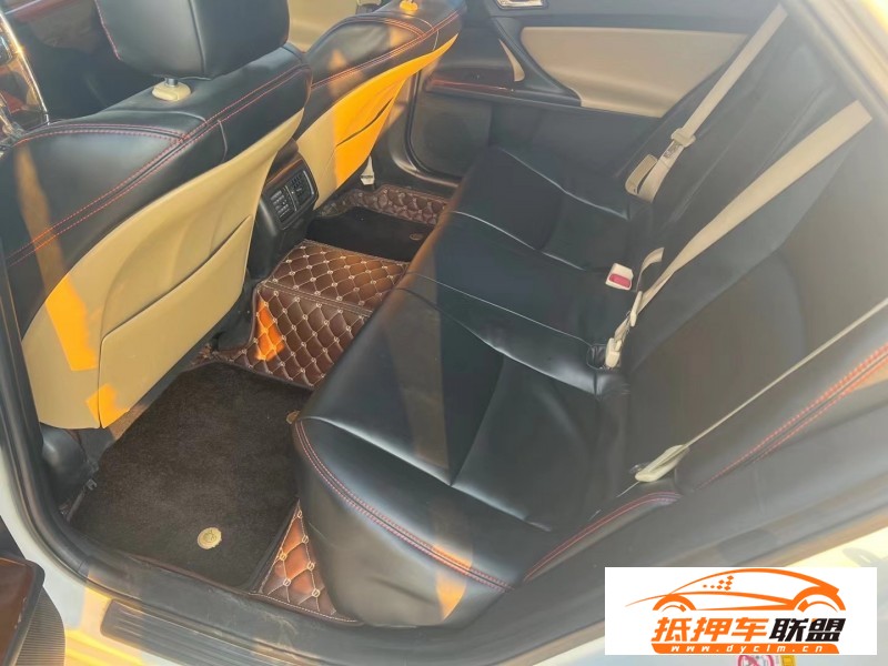  15年豐田銳志轎車 