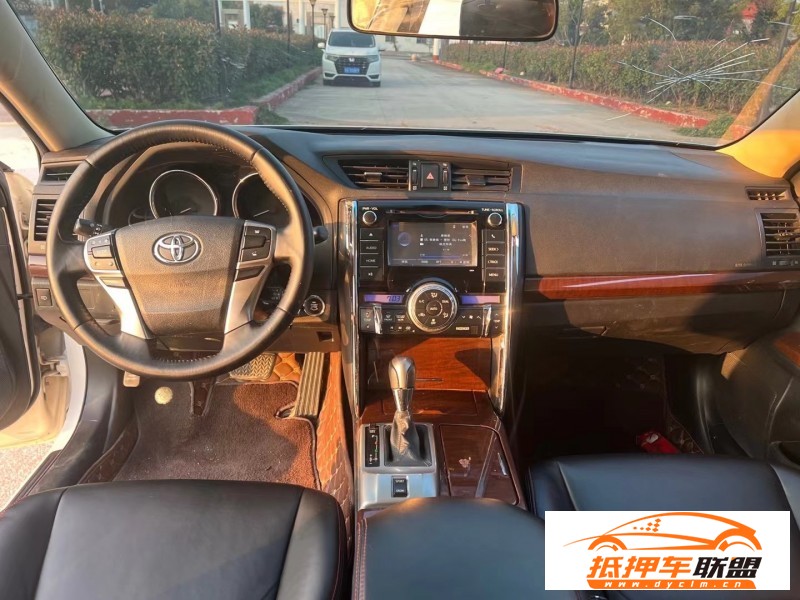  15年豐田銳志轎車 