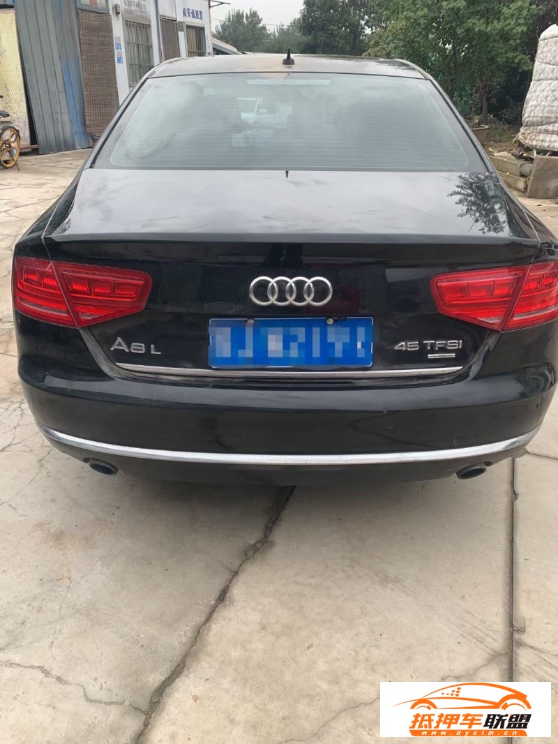  13年奧迪A8L轎車 