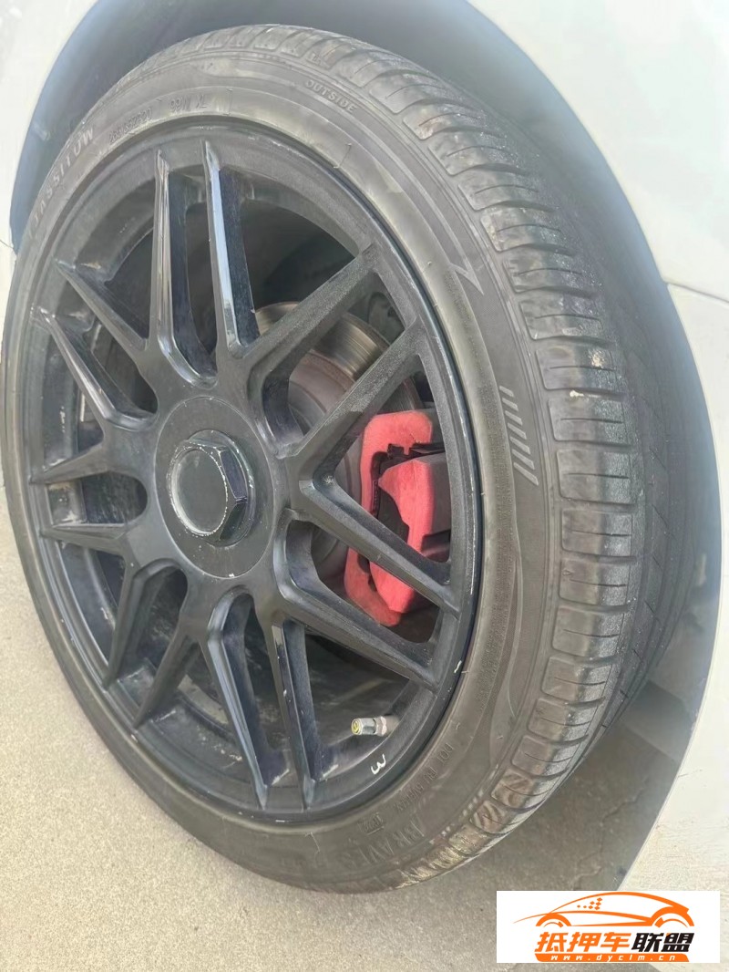  15年福特野馬轎車 