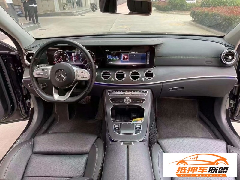  20年奔馳E轎車 