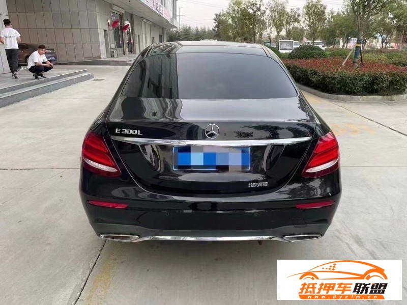  20年奔馳E轎車 
