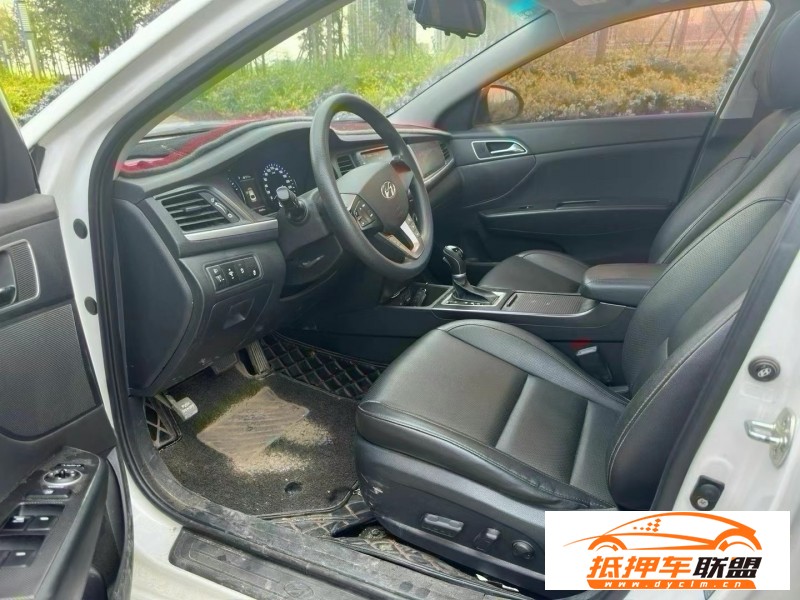  19年現(xiàn)代名圖轎車 