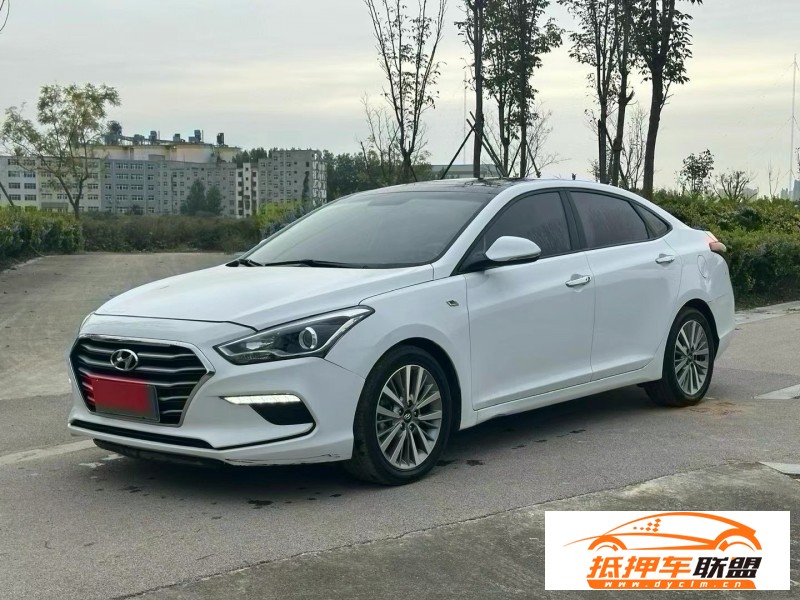  19年現(xiàn)代名圖轎車 
