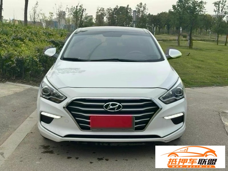  19年現(xiàn)代名圖轎車 