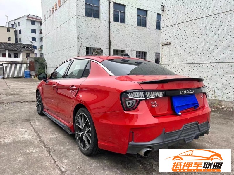  19年領(lǐng)克03轎車 