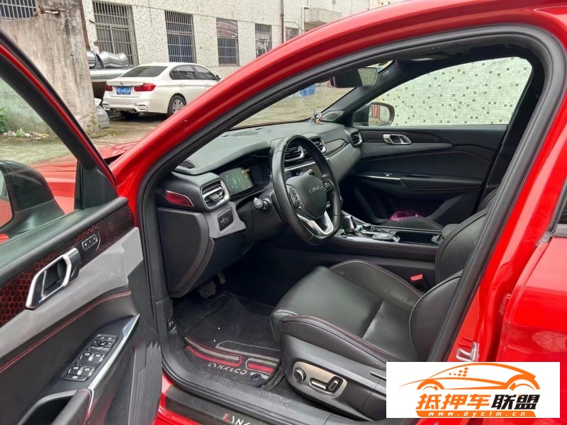  19年領(lǐng)克03轎車 