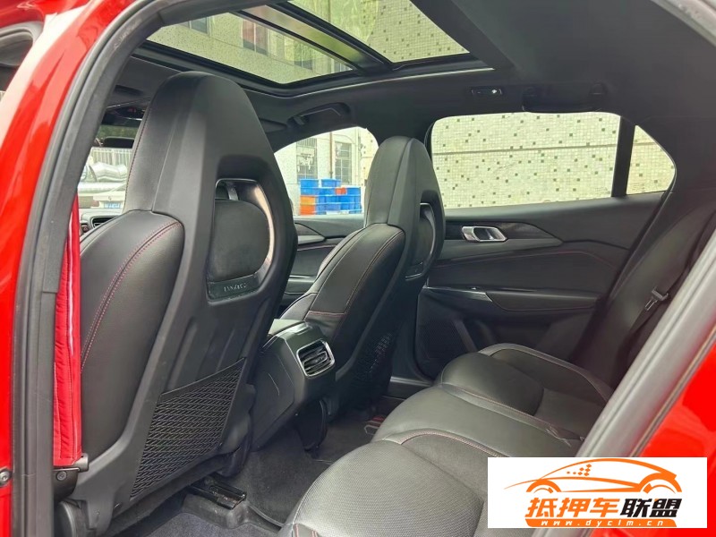  19年領(lǐng)克03轎車 