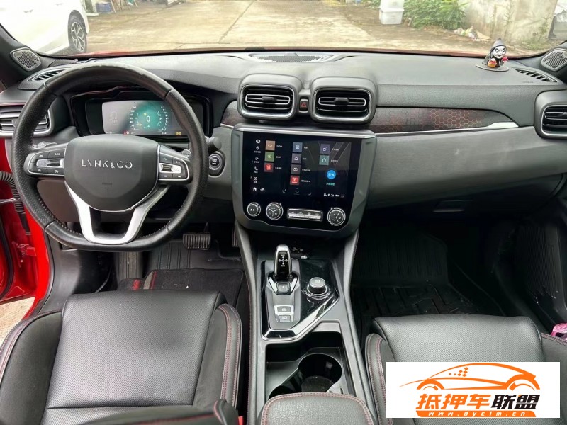 19年領(lǐng)克03轎車 