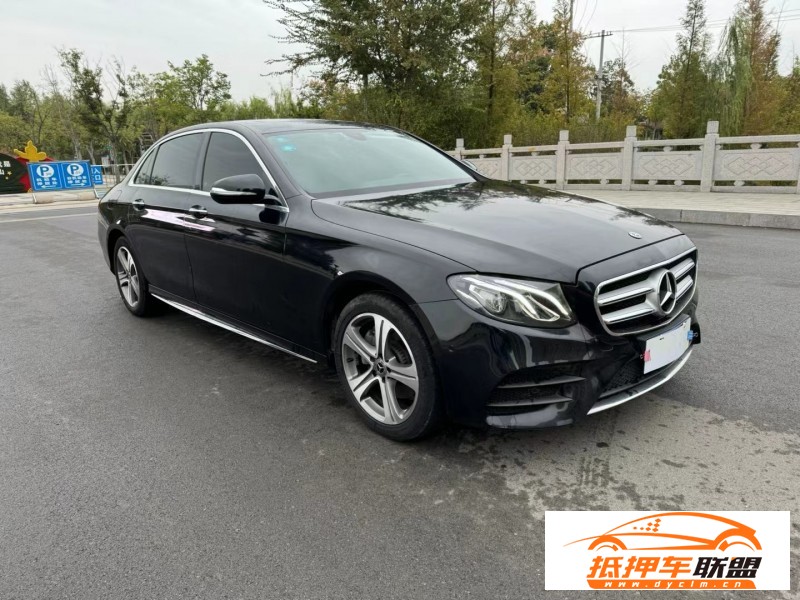  18年奔馳E轎車 
