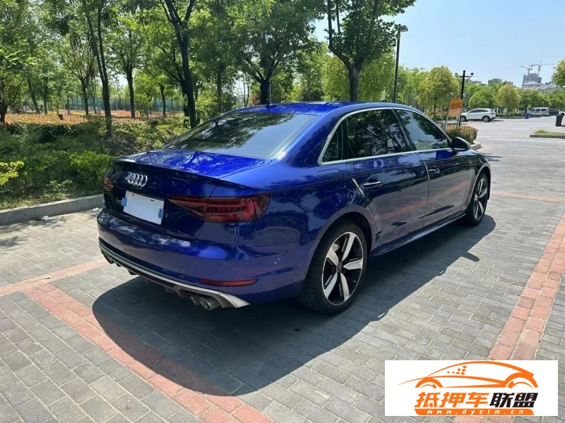  17年奧迪A4L轎車 