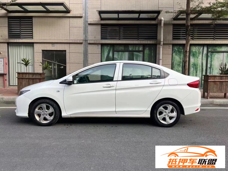  18年本田鋒范轎車 