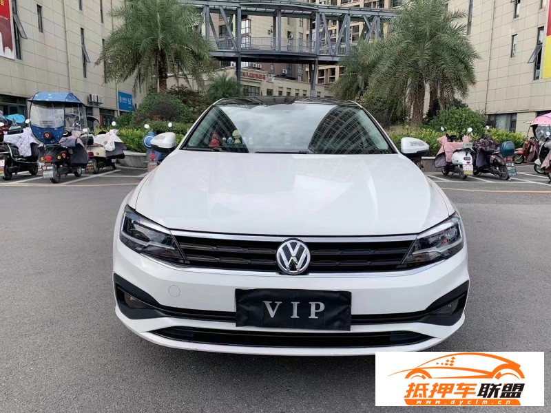  22年大眾凌渡轎車 