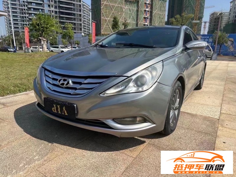  11年現(xiàn)代索納塔八轎車 