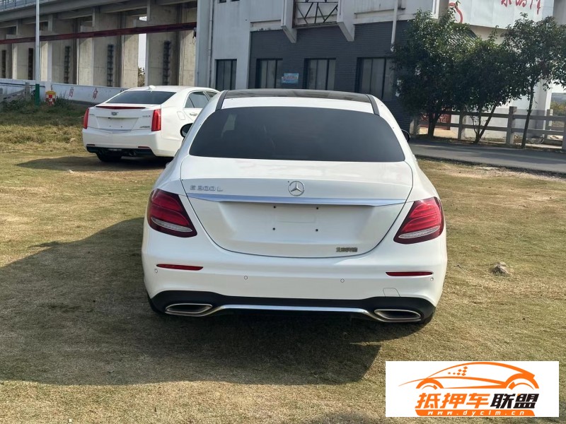  20年奔馳E轎車 