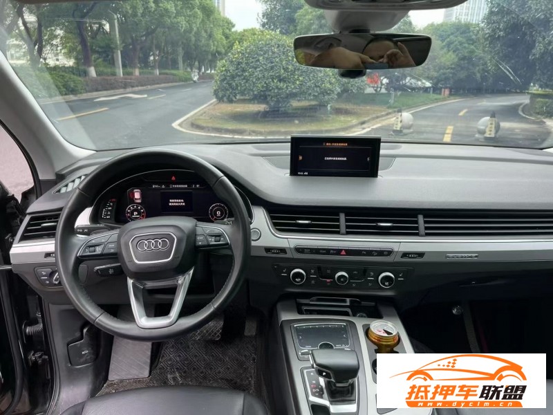  19年奧迪Q7轎車 