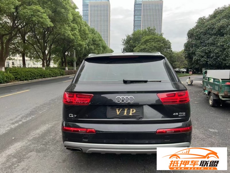  19年奧迪Q7轎車 