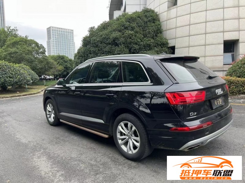  19年奧迪Q7轎車 