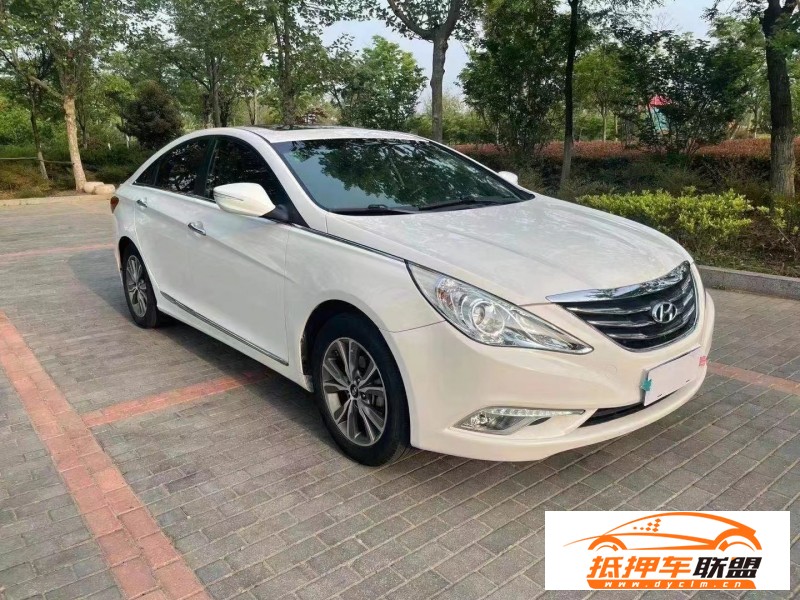  16年現(xiàn)代索納塔八轎車 