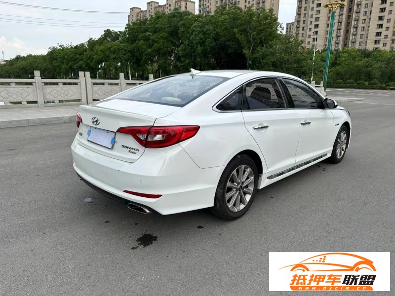  16年現代索納塔轎車 