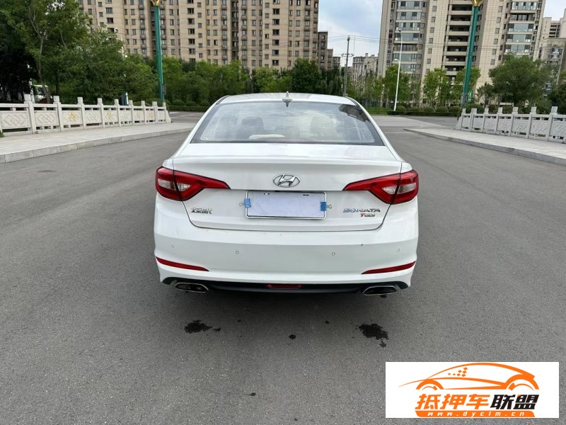  16年現代索納塔轎車 