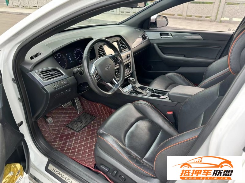  16年現代索納塔轎車 