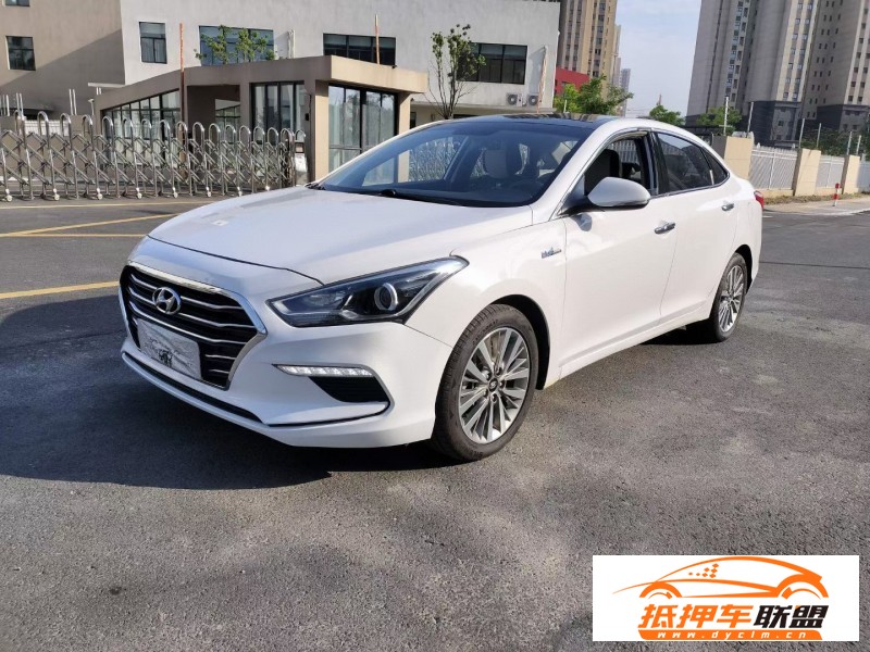  18年現(xiàn)代名圖轎車 
