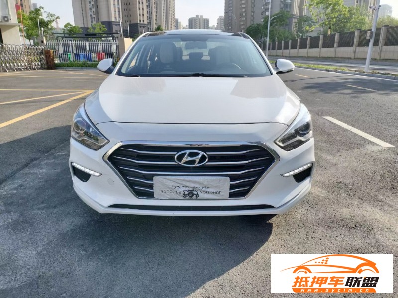  18年現(xiàn)代名圖轎車 
