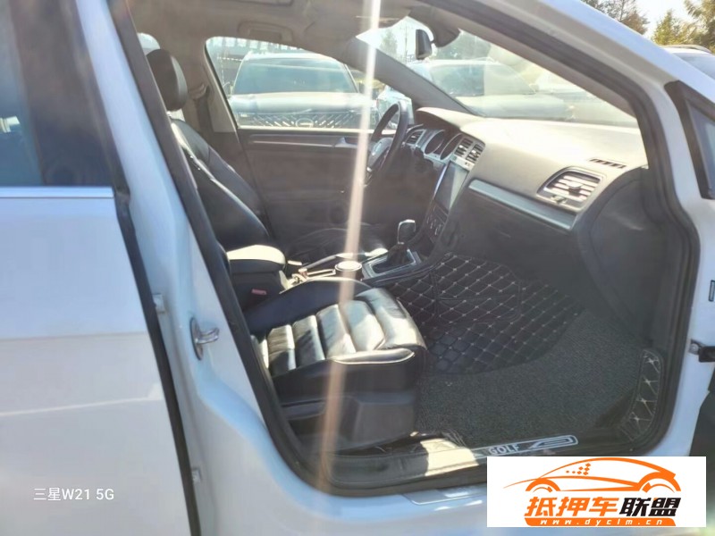  16年大眾高爾夫轎車 