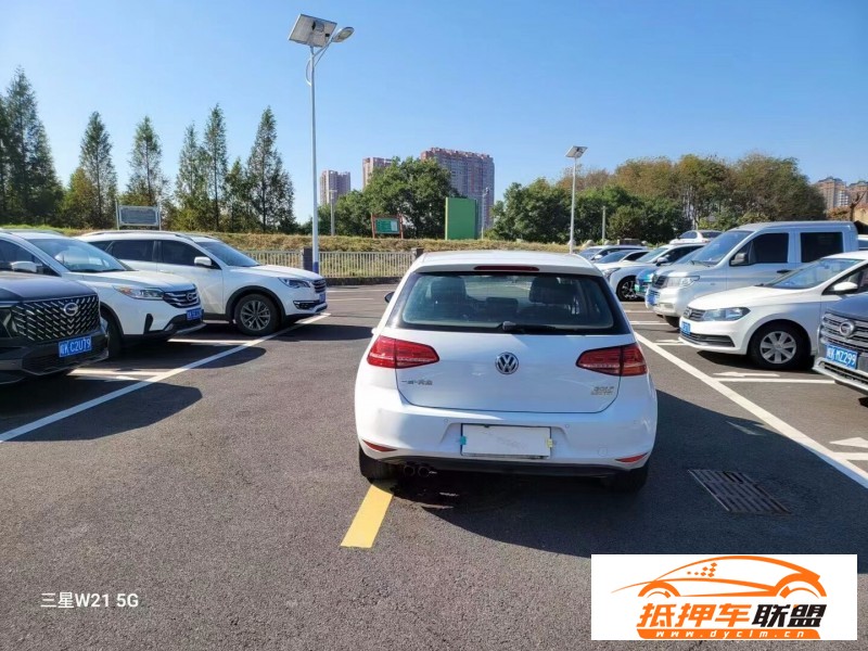  16年大眾高爾夫轎車 