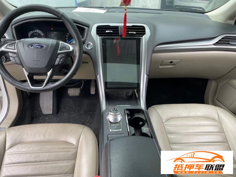  17年福特蒙迪歐轎車 