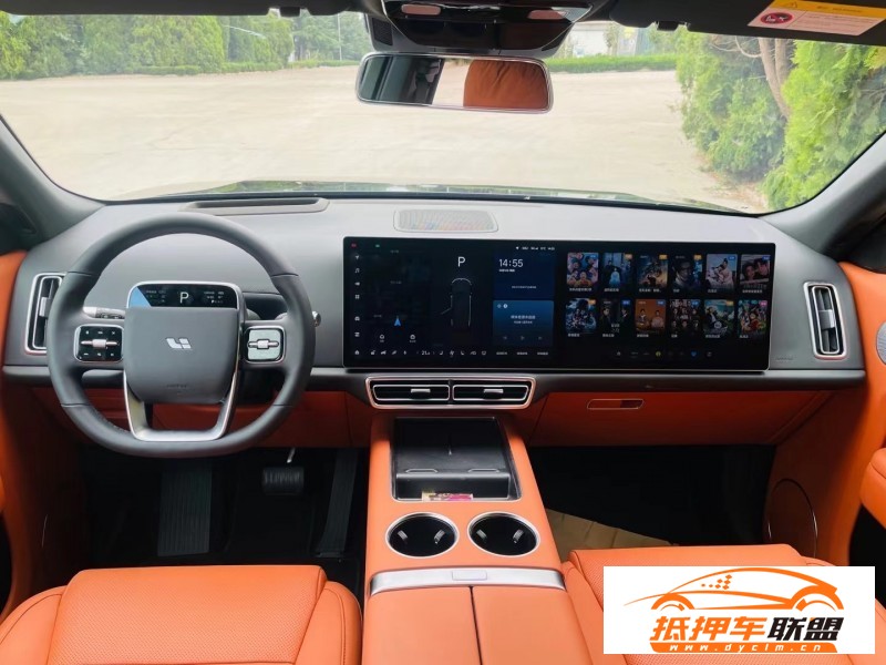  23年理想L8SUV 