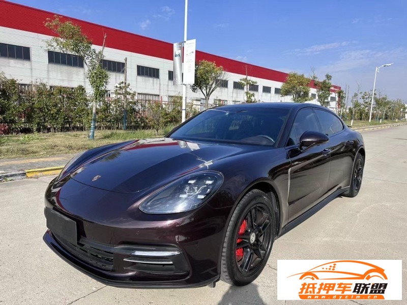  18年保時捷帕納梅拉轎車 