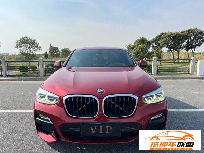  19年寶馬X4轎車 