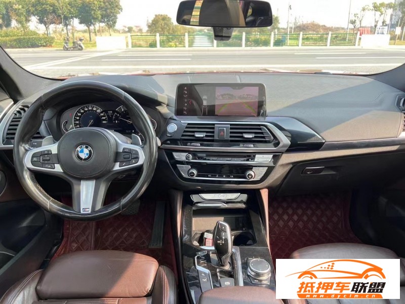  19年寶馬X4轎車 