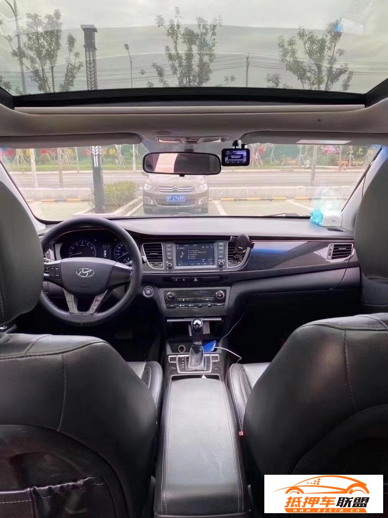  16年現(xiàn)代名圖轎車 