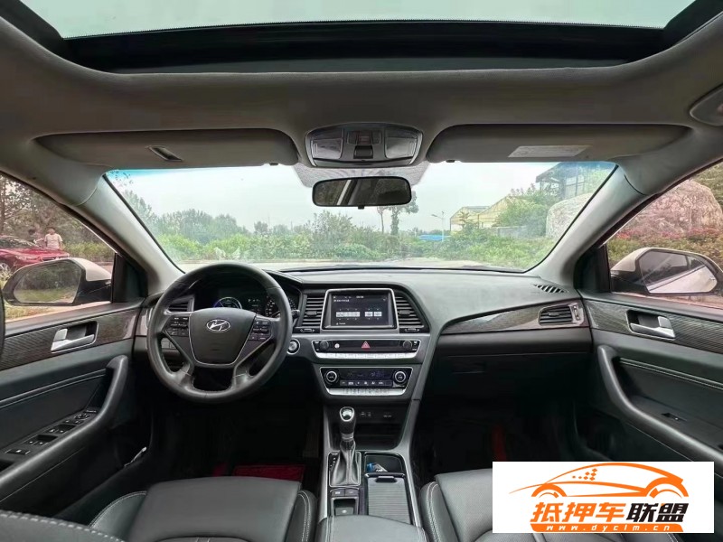  21年現(xiàn)代索納塔九轎車 