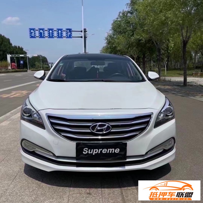  14年現(xiàn)代名圖轎車 