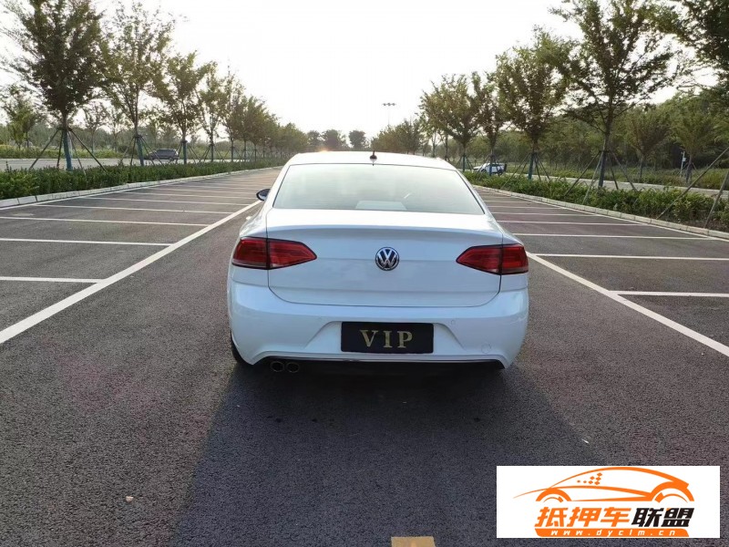  16年大眾凌渡轎車 
