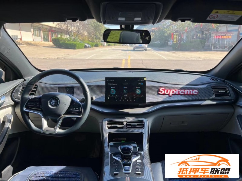  22年比亞迪秦轎車 