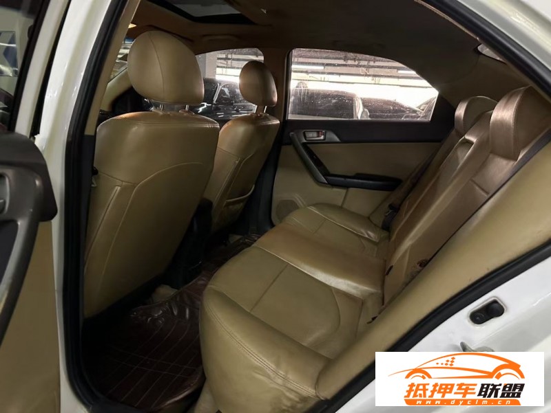  11年起亞福瑞迪轎車 