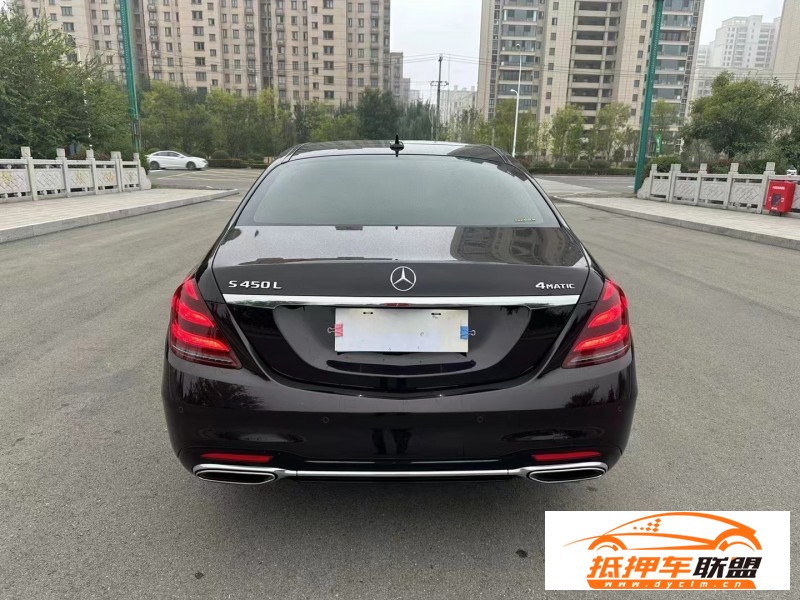 17年奔馳S轎車 
