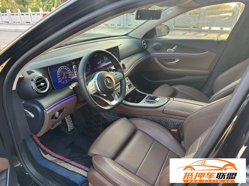  20年奔馳E轎車 