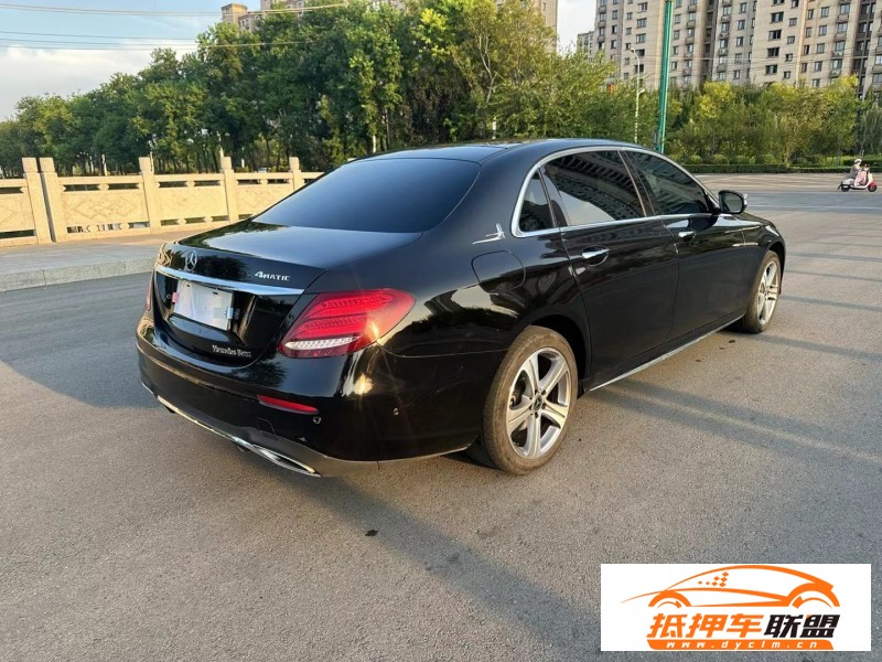  20年奔馳E轎車 