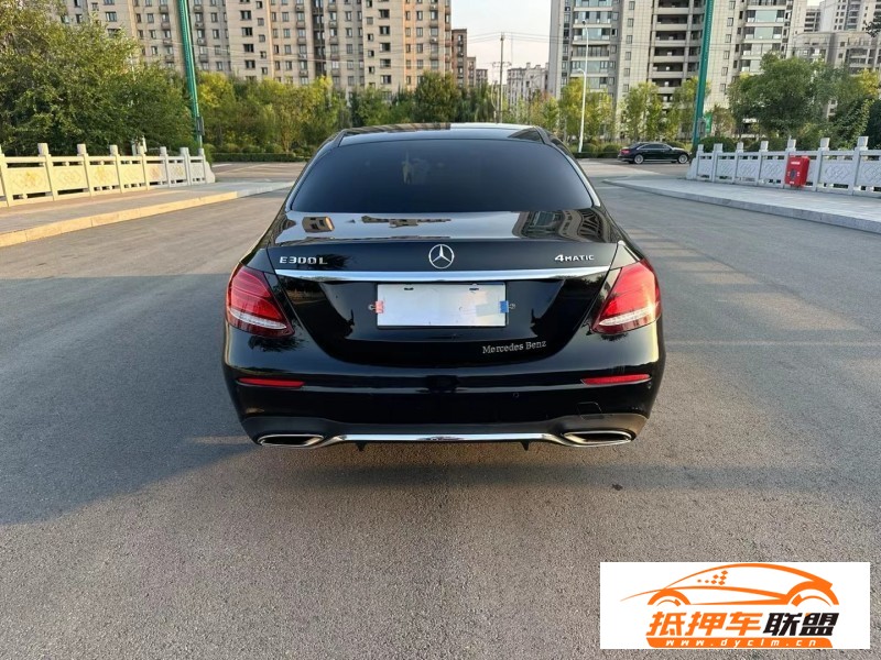  20年奔馳E轎車 