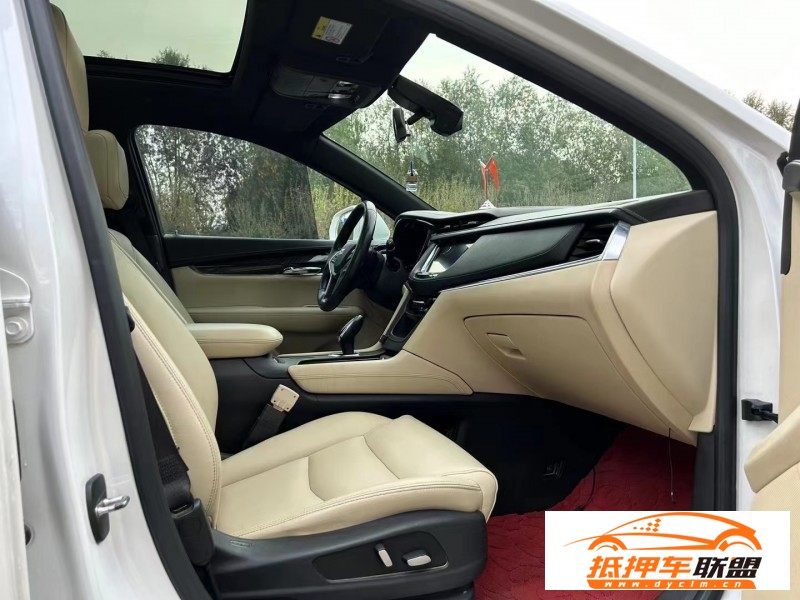  17年凱迪拉克XT5轎車 