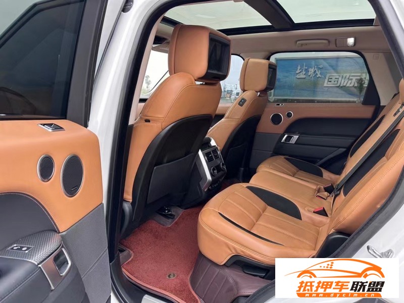  19年路虎攬勝運(yùn)動(dòng)版轎車 