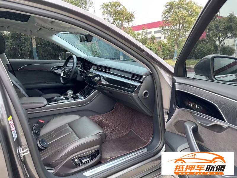  20年奧迪A8L轎車 