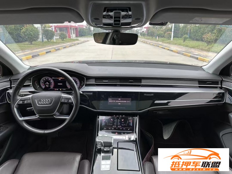  20年奧迪A8L轎車 
